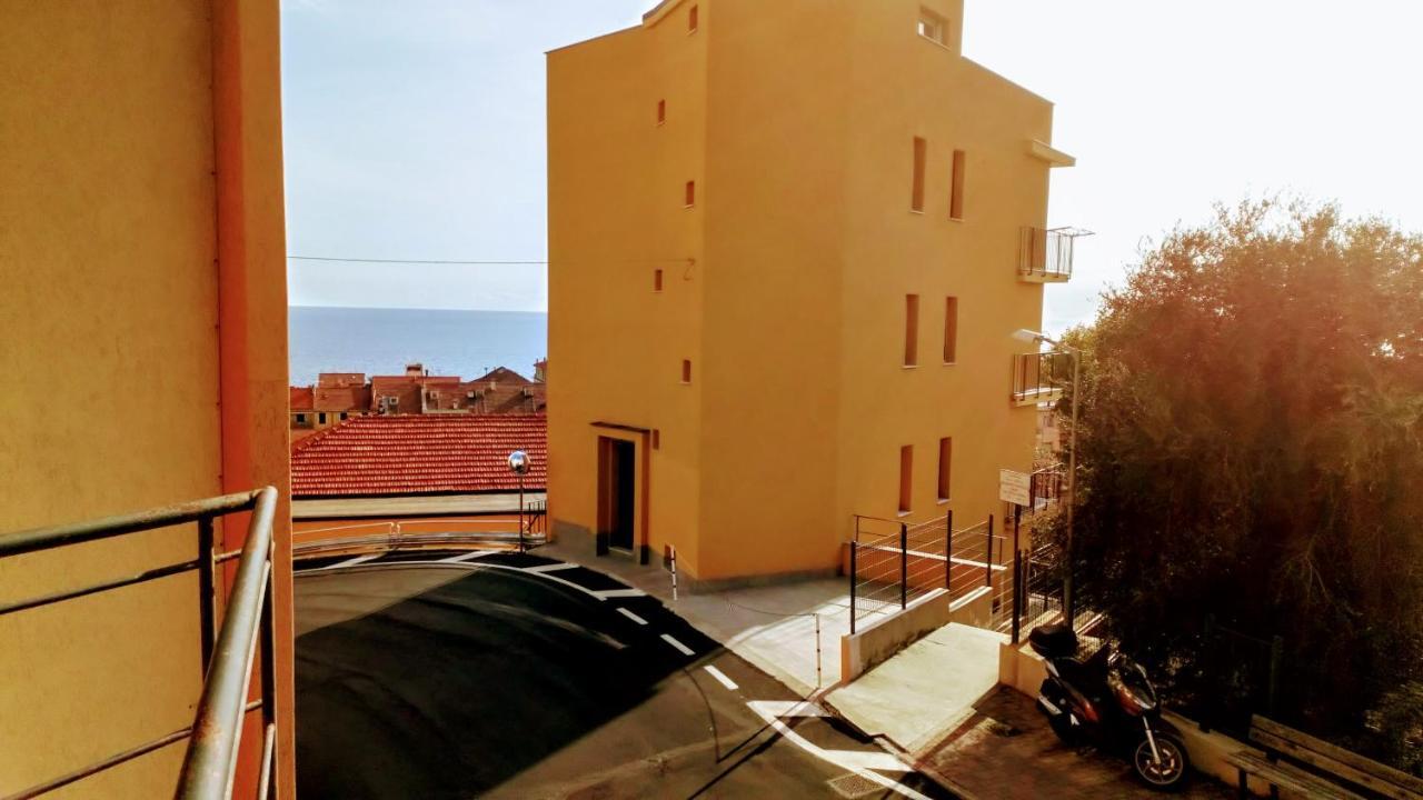 Casa Di Claude Con Posto Auto Apartment Finale Ligure Luaran gambar