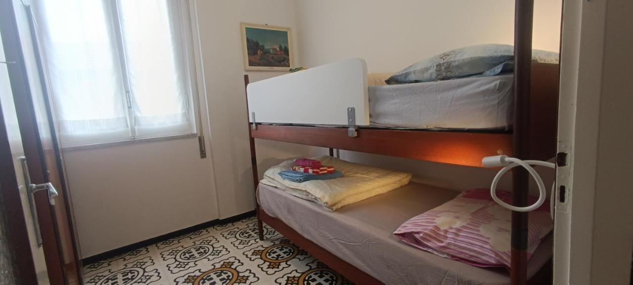 Casa Di Claude Con Posto Auto Apartment Finale Ligure Luaran gambar