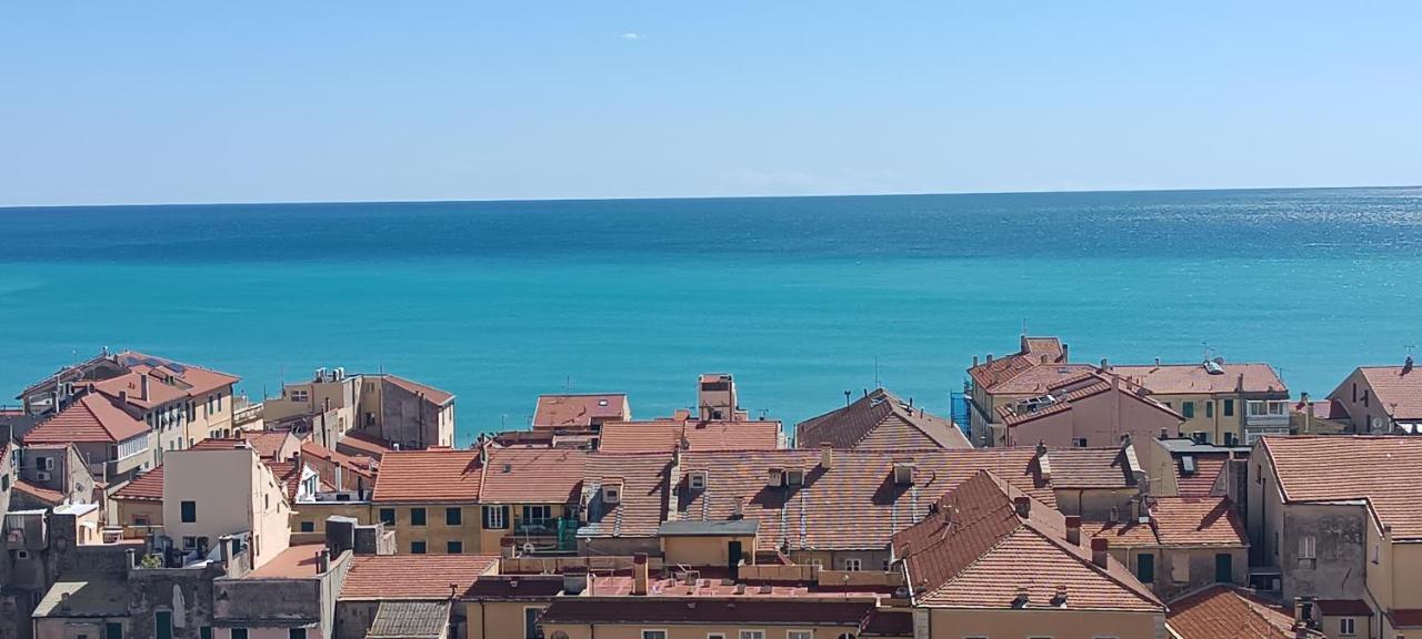 Casa Di Claude Con Posto Auto Apartment Finale Ligure Luaran gambar