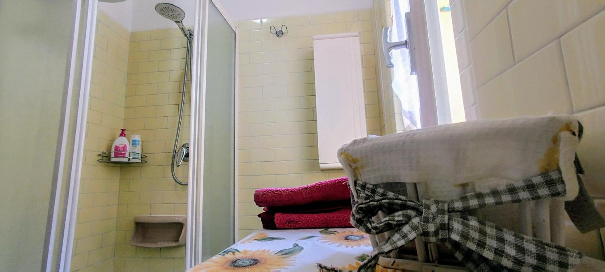 Casa Di Claude Con Posto Auto Apartment Finale Ligure Luaran gambar