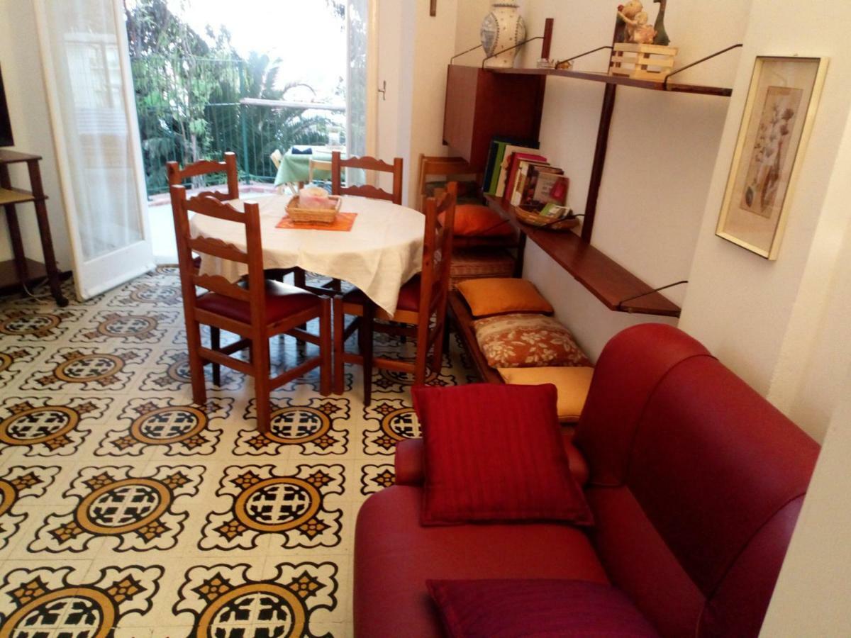 Casa Di Claude Con Posto Auto Apartment Finale Ligure Luaran gambar