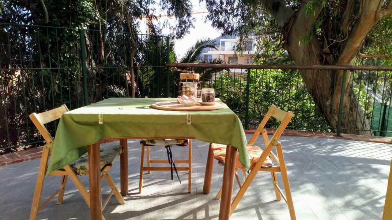 Casa Di Claude Con Posto Auto Apartment Finale Ligure Luaran gambar