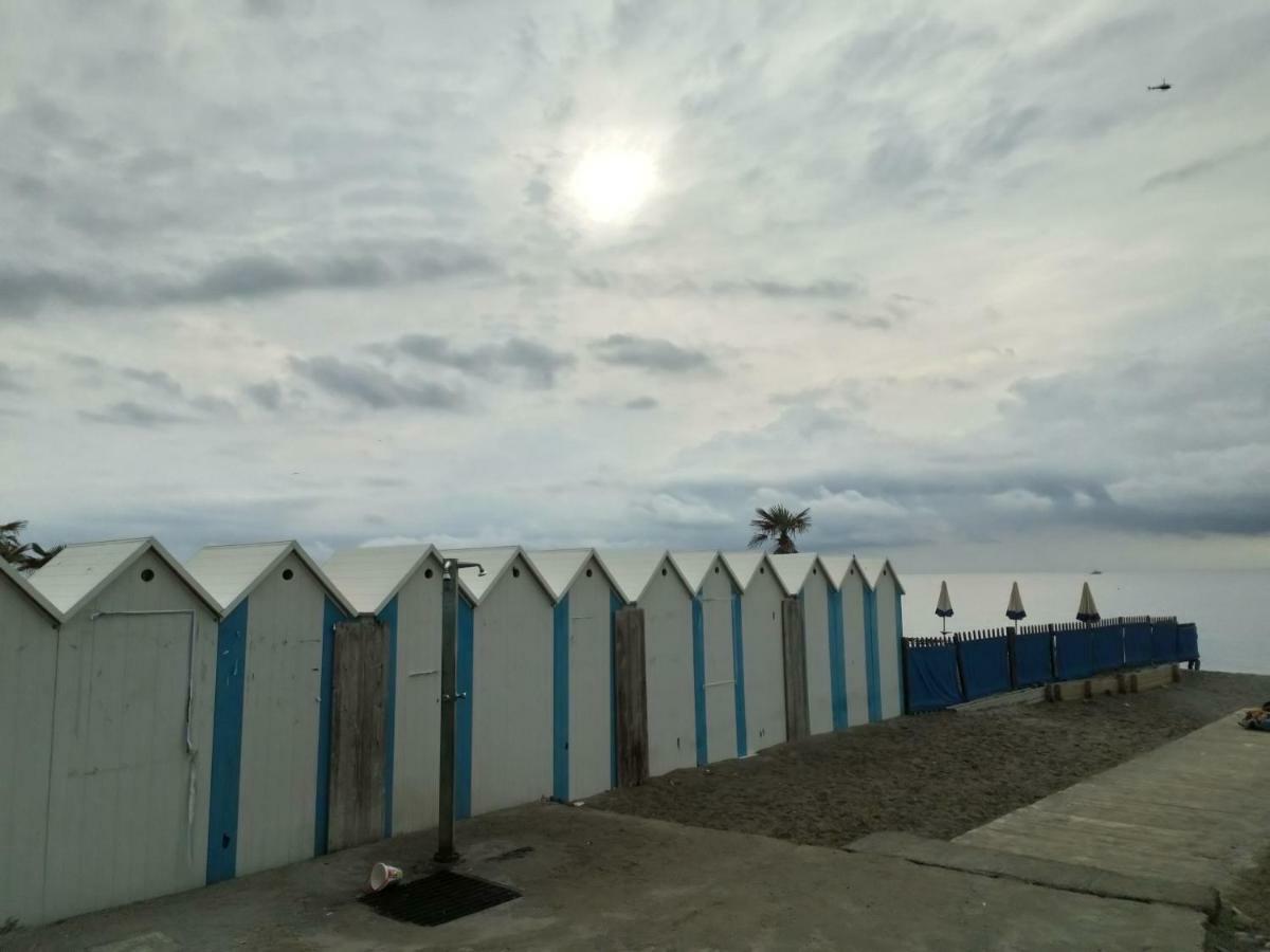 Casa Di Claude Con Posto Auto Apartment Finale Ligure Luaran gambar