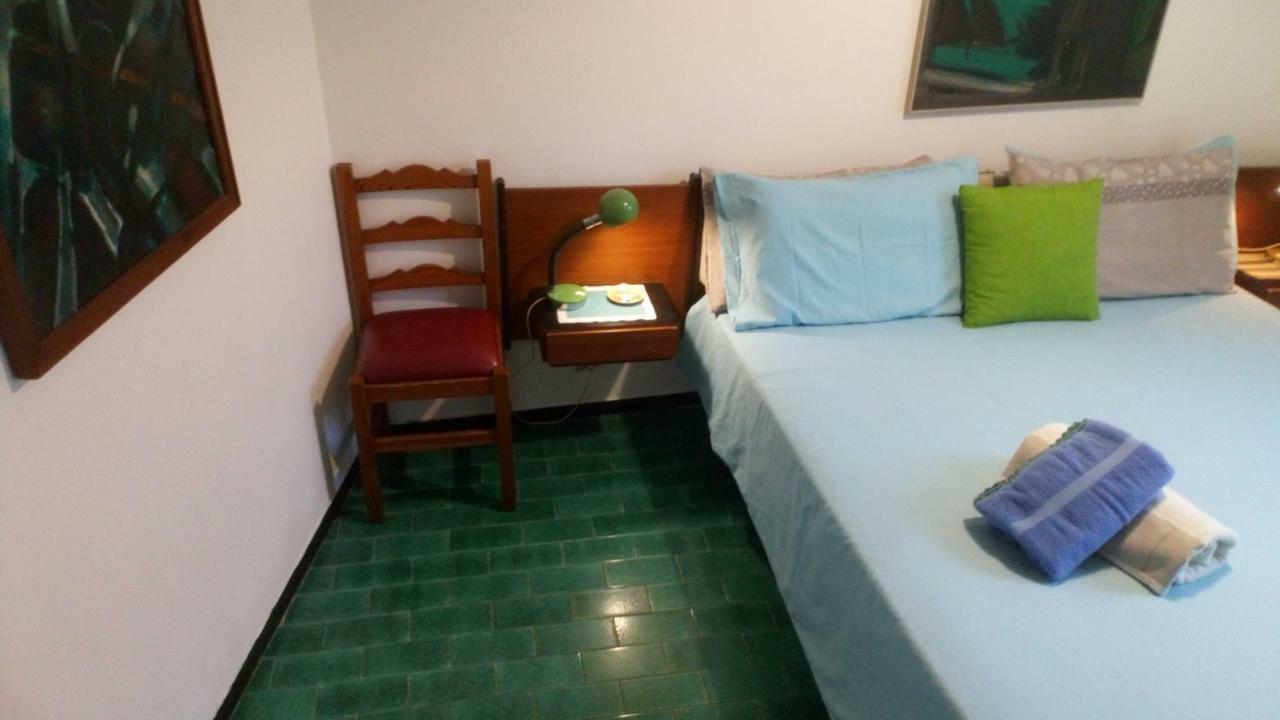 Casa Di Claude Con Posto Auto Apartment Finale Ligure Luaran gambar